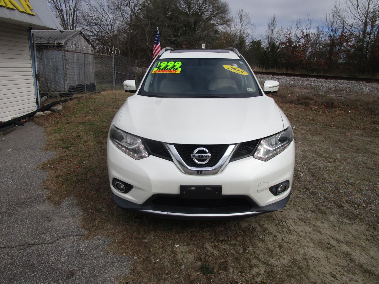 2015 White Nissan Rogue (5N1AT2MT4FC) , located at 2553 Airline Blvd, Portsmouth, VA, 23701, (757) 488-8331, 36.813889, -76.357597 - Photo#2